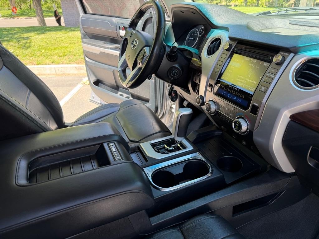 Toyota Tundra  2017