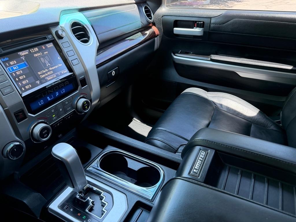 Toyota Tundra  2017