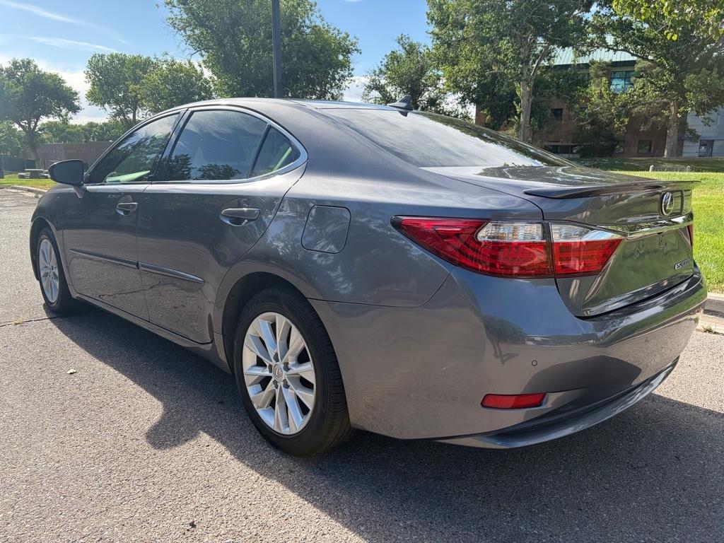 Lexus ES 300h  2013