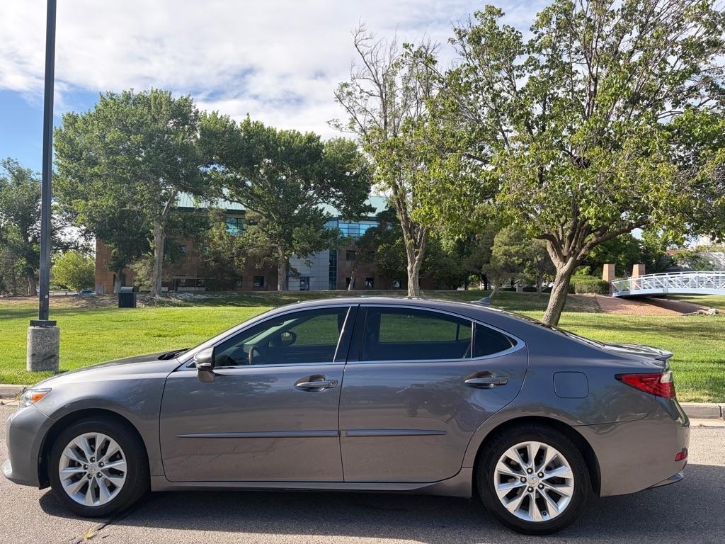Lexus ES 300h  2013