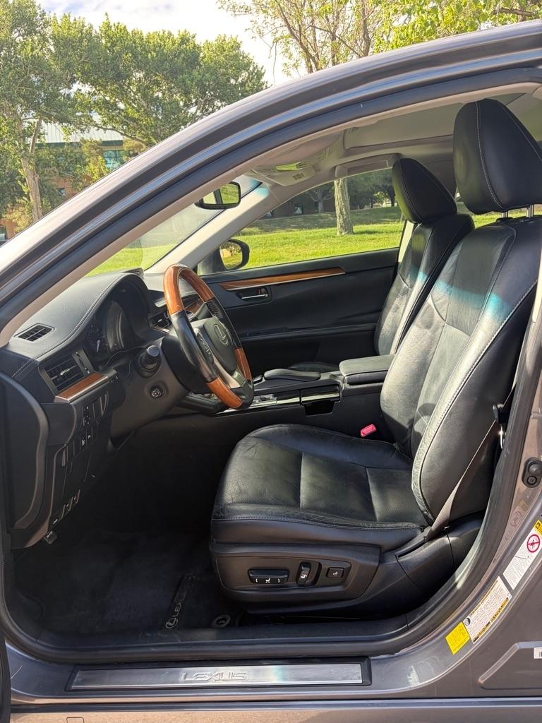Lexus ES 300h  2013