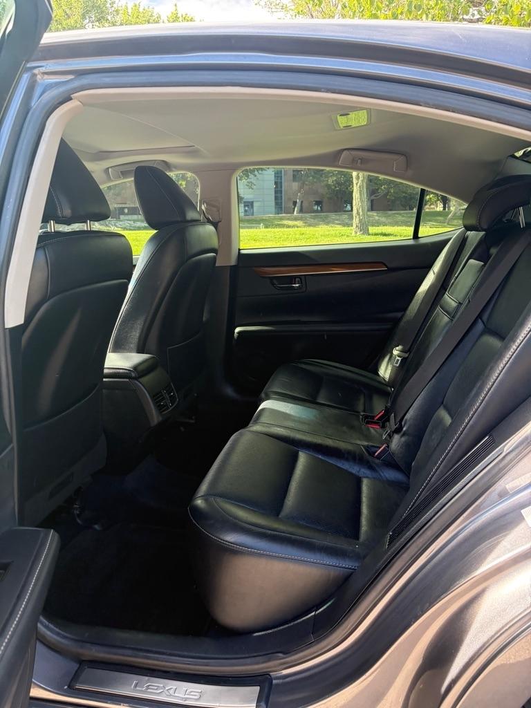 Lexus ES 300h  2013
