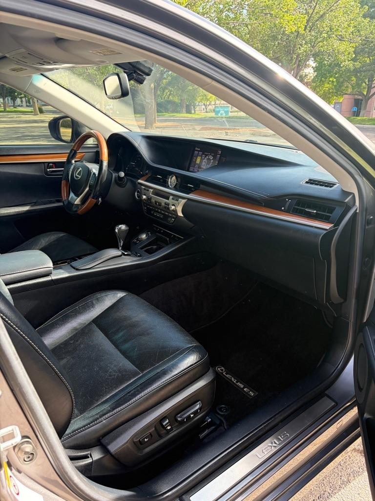 Lexus ES 300h  2013