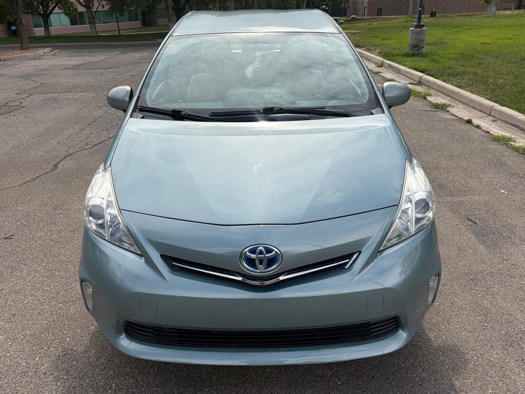 Toyota Prius V  2014