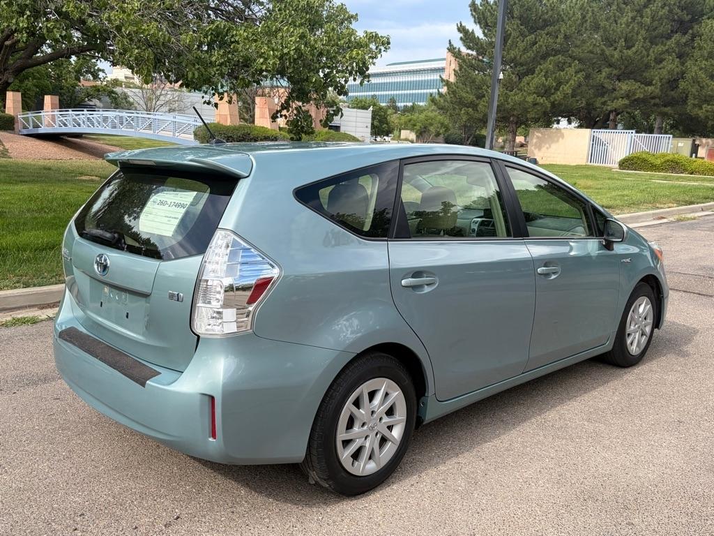 Toyota Prius V  2014