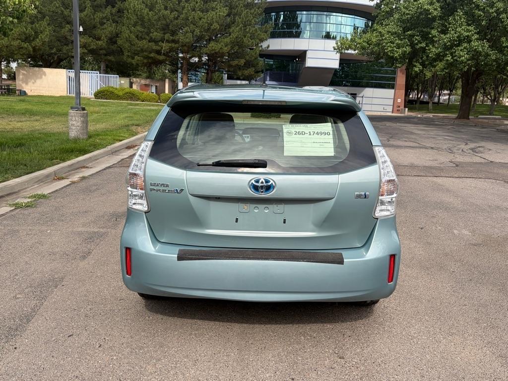 Toyota Prius V  2014