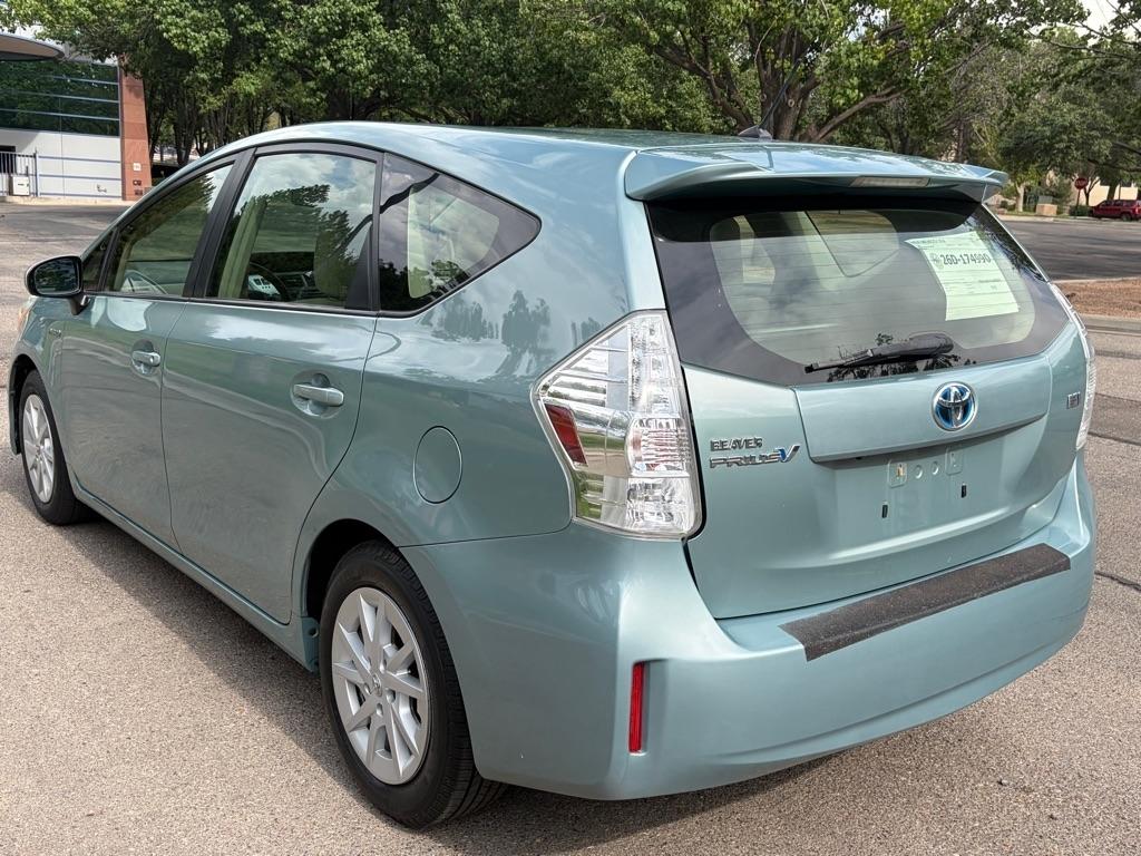 Toyota Prius V  2014
