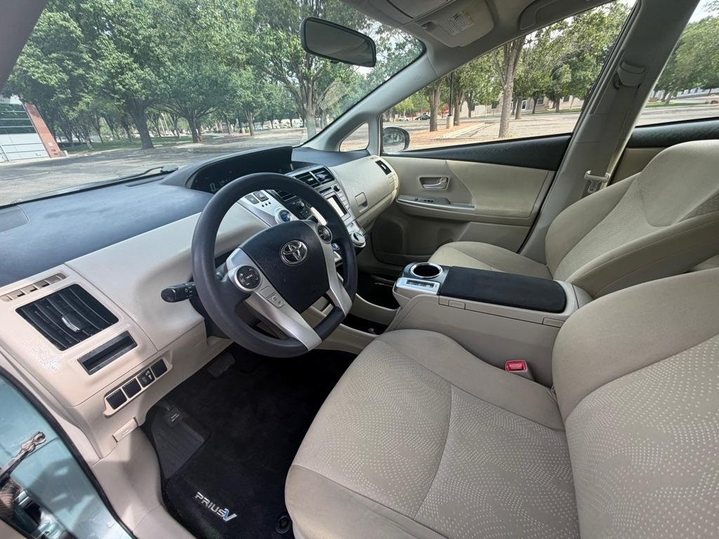 Toyota Prius V  2014