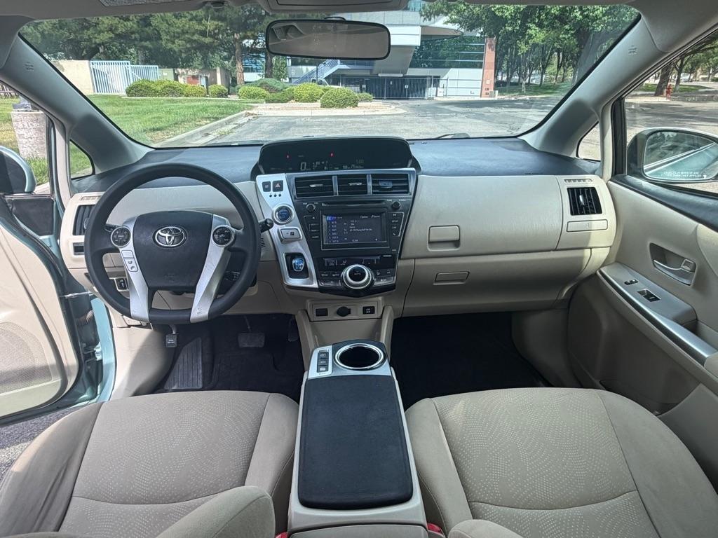 Toyota Prius V  2014