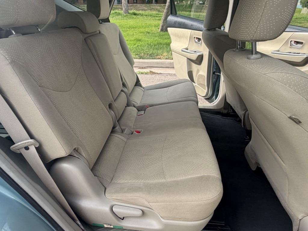 Toyota Prius V  2014