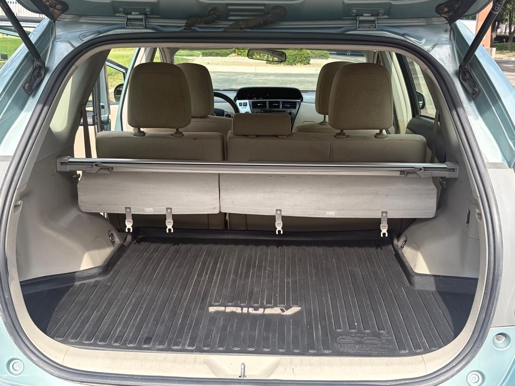 Toyota Prius V  2014