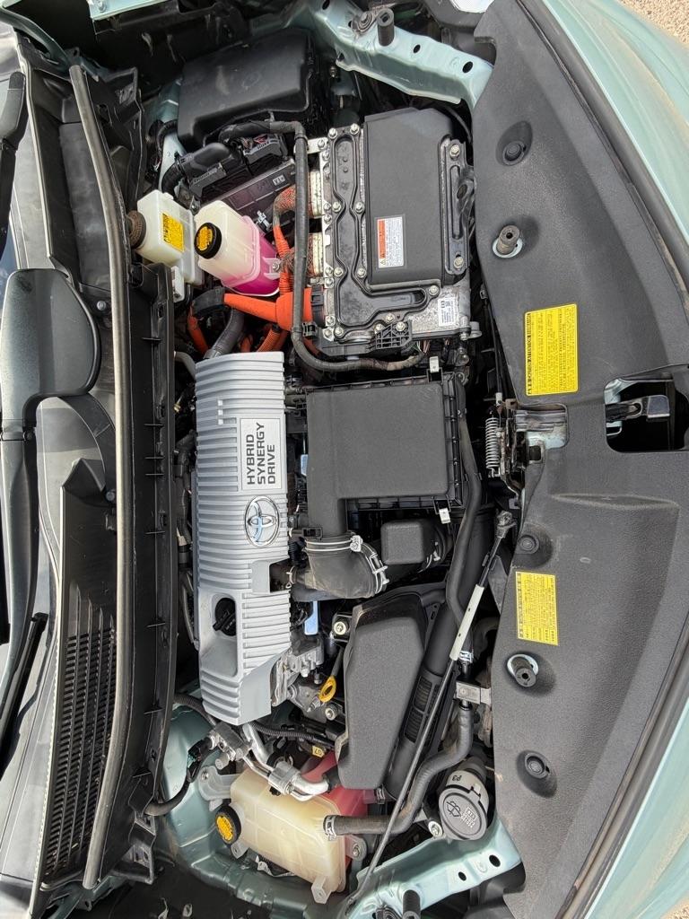 Toyota Prius V  2014