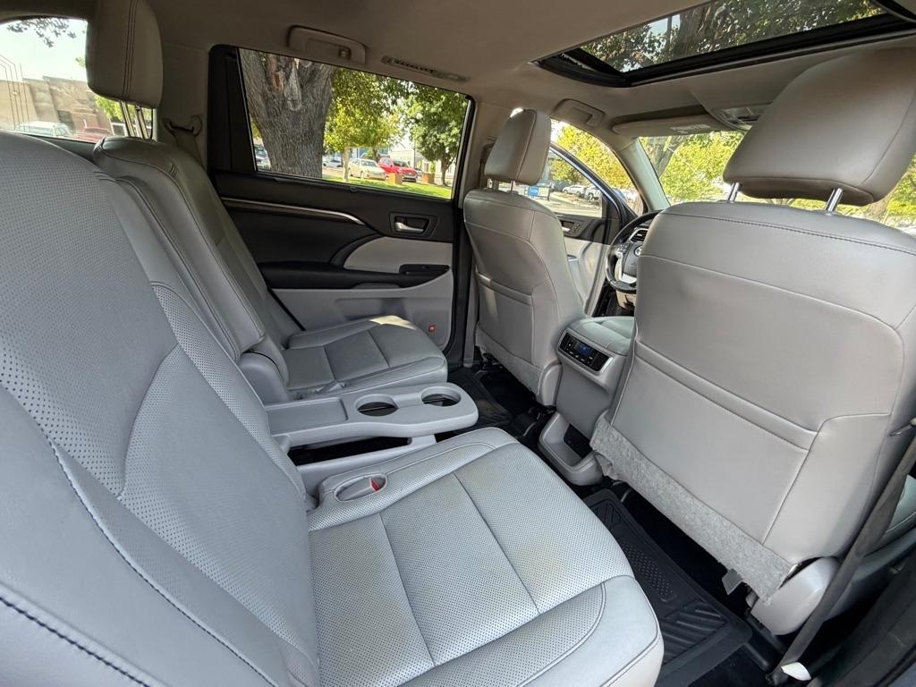 Toyota Highlander  2015