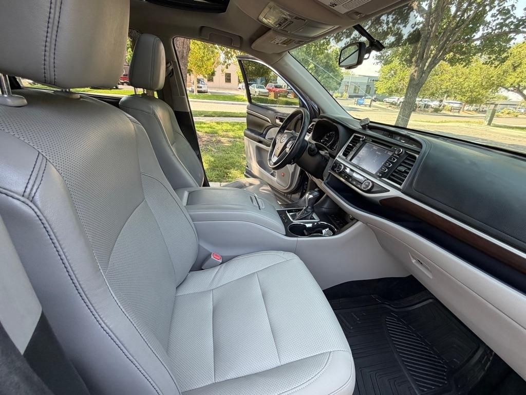 Toyota Highlander  2015