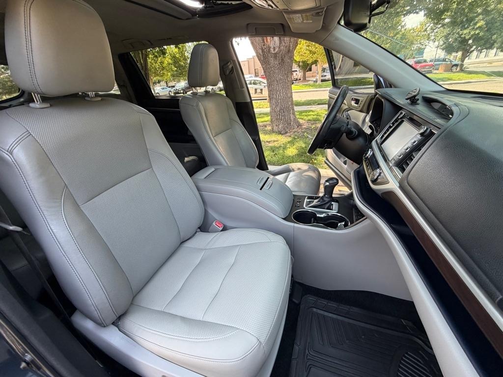 Toyota Highlander  2015