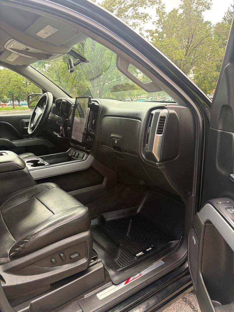 Chevrolet Silverado photo 15