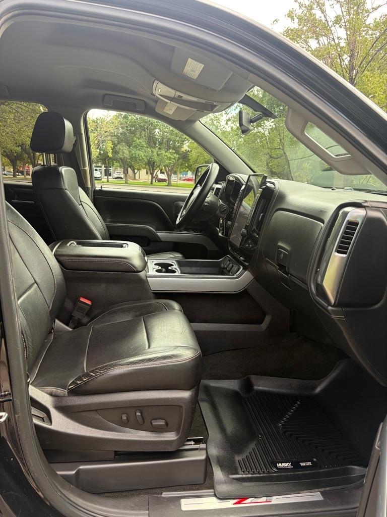 Chevrolet Silverado photo 16