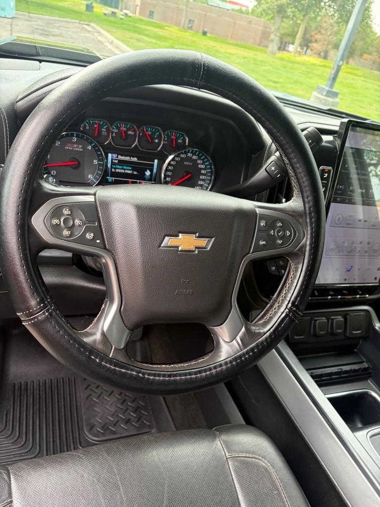 Chevrolet Silverado photo 19