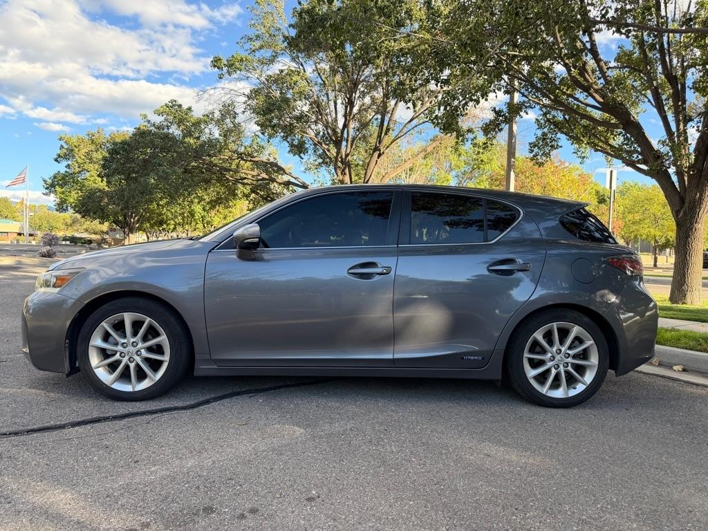 Lexus CT 200h  2012