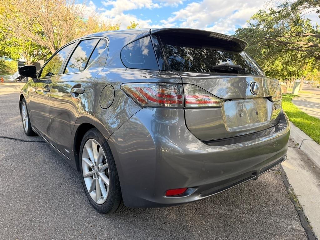 Lexus CT 200h  2012