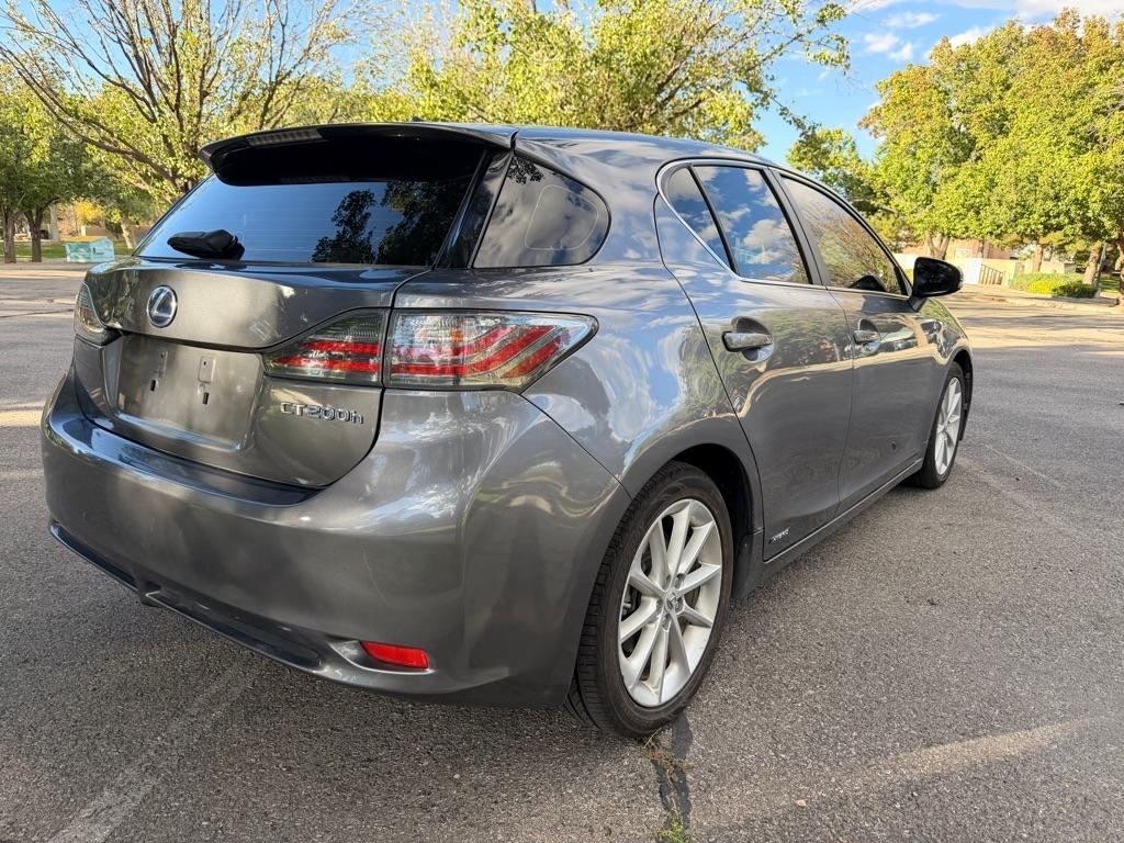 Lexus CT 200h  2012