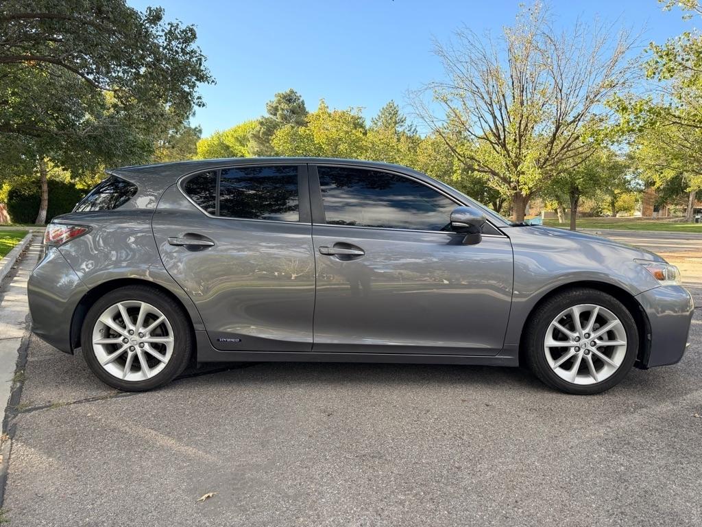 Lexus CT 200h  2012
