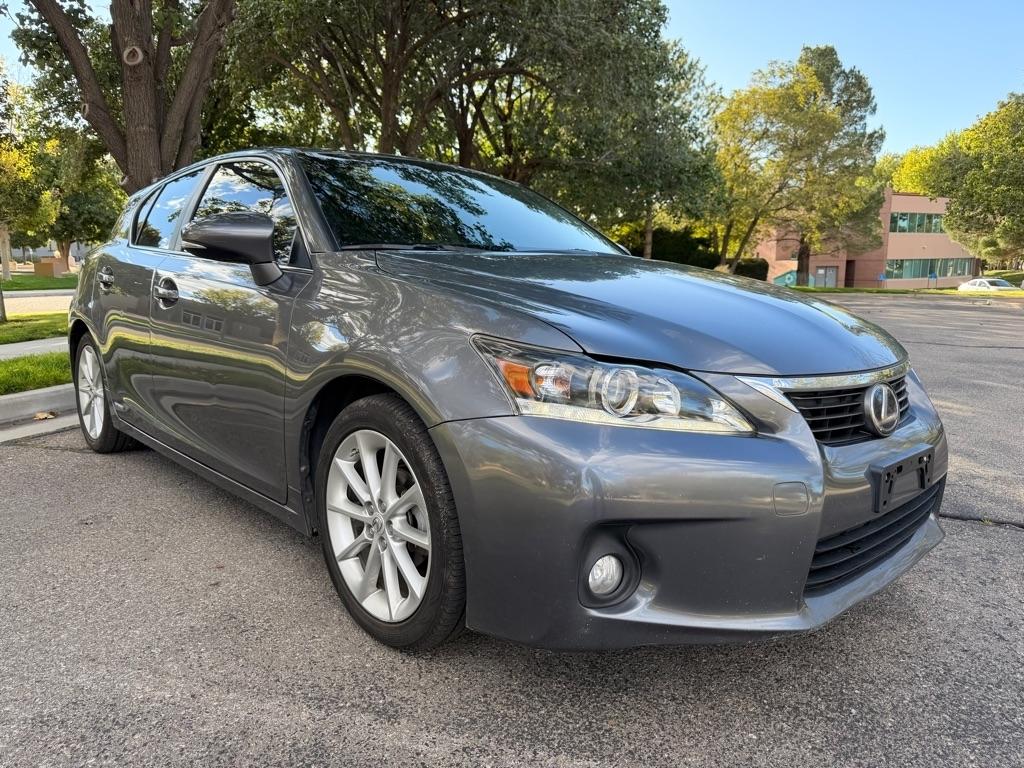 Lexus CT 200h  2012