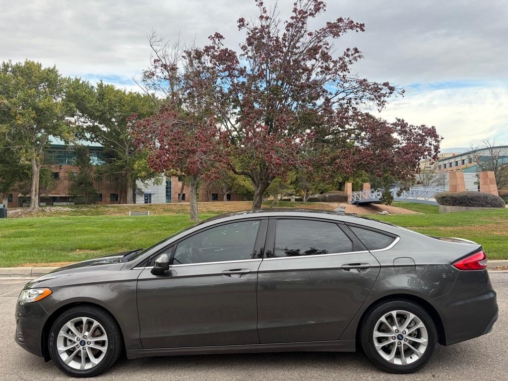 Ford Fusion Hybrid SE 2020