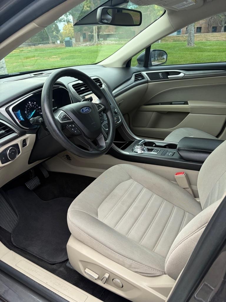 Ford Fusion Hybrid SE 2020