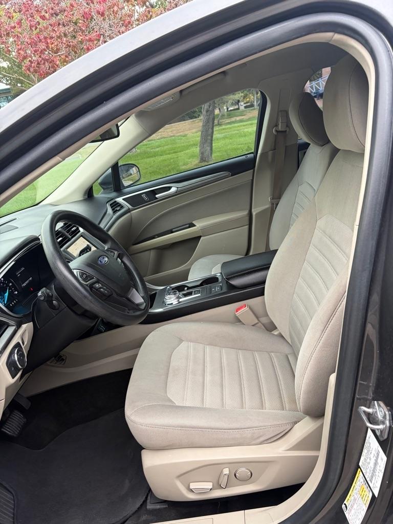 Ford Fusion Hybrid SE 2020