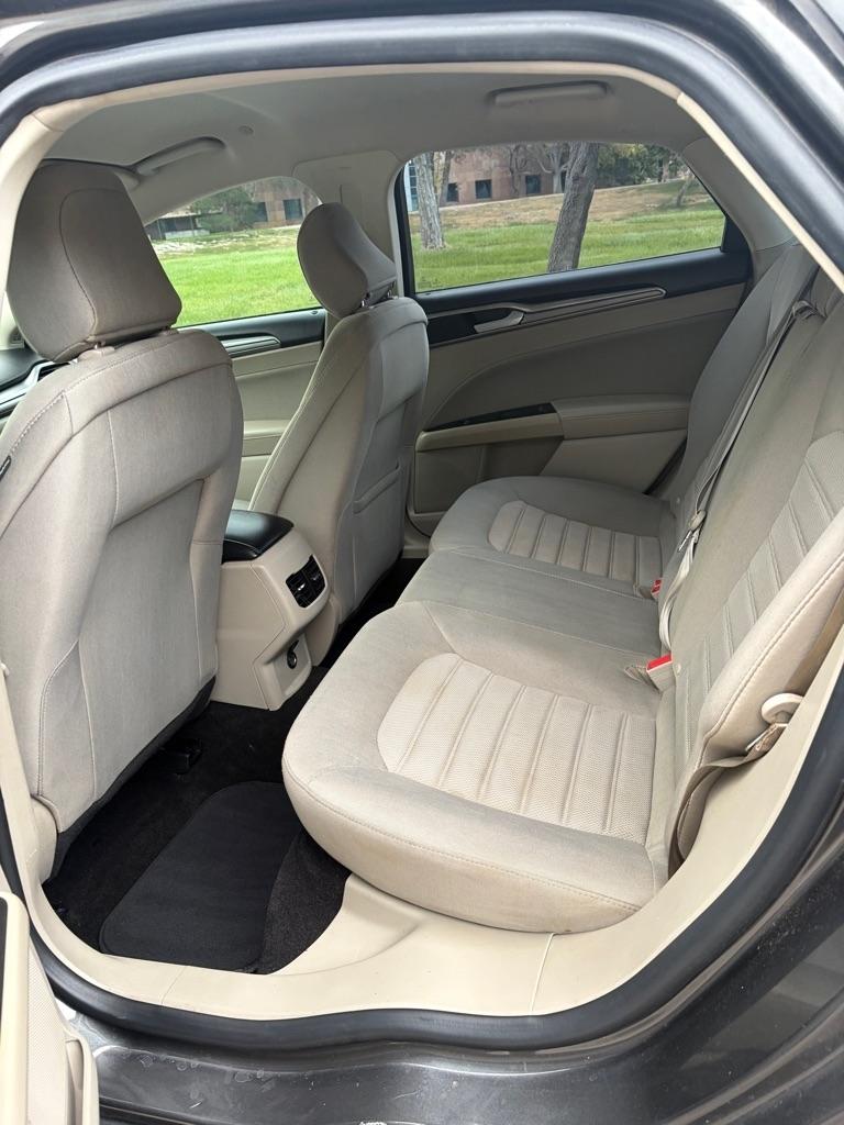 Ford Fusion Hybrid SE 2020