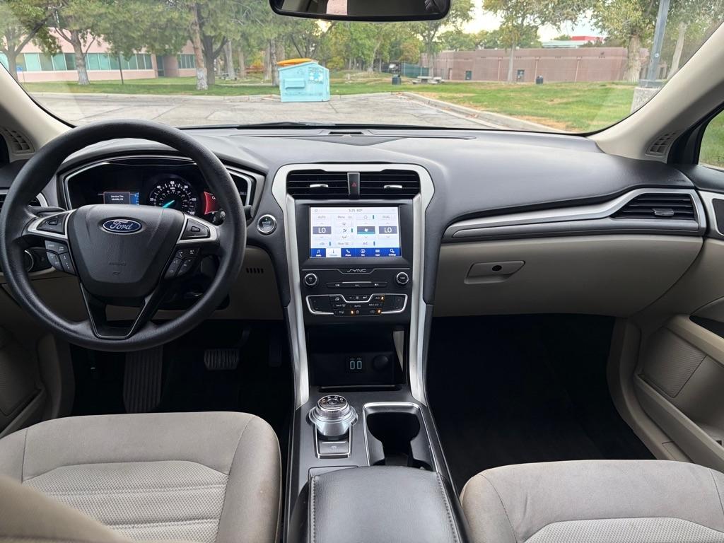 Ford Fusion Hybrid SE 2020