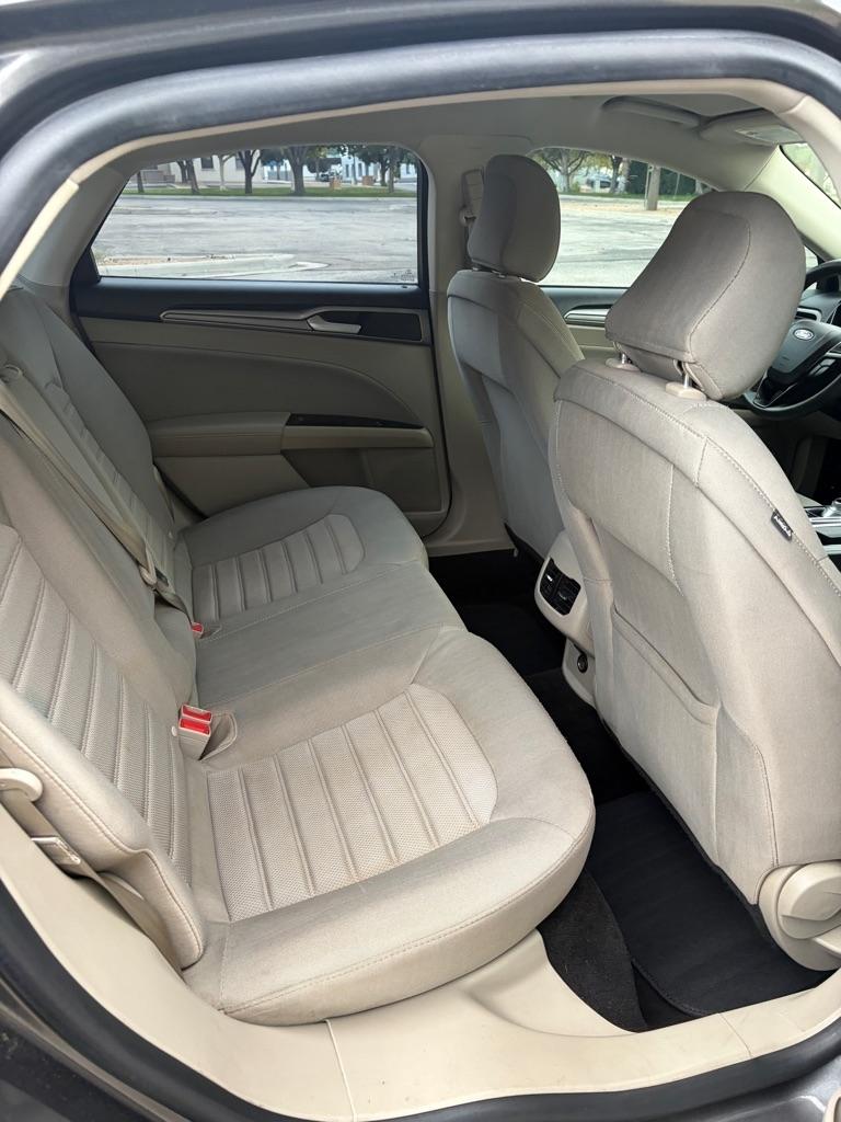 Ford Fusion Hybrid SE 2020