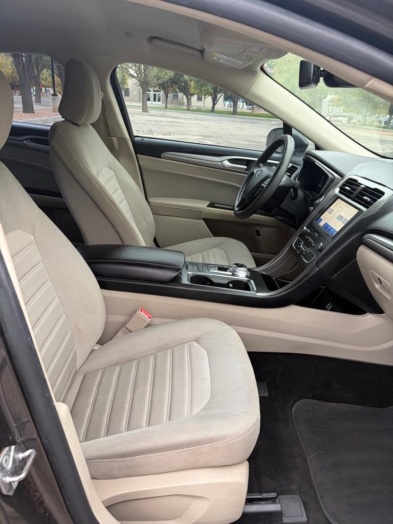 Ford Fusion Hybrid SE 2020