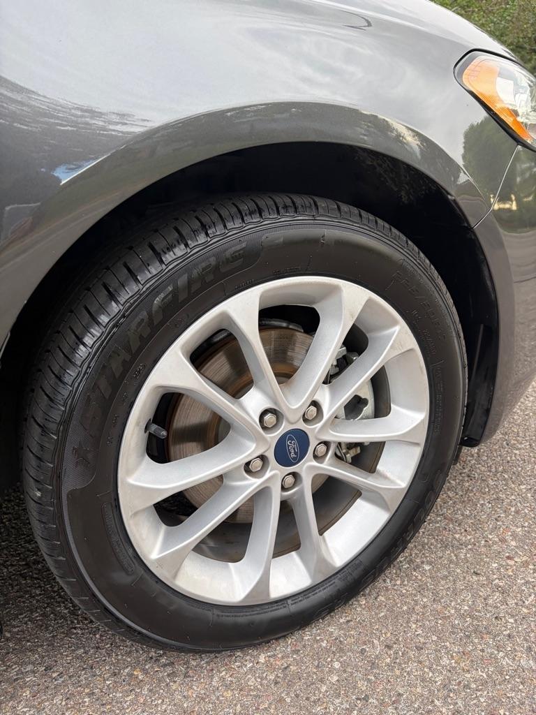 Ford Fusion Hybrid SE 2020