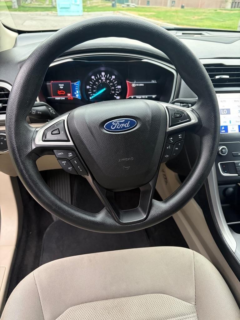 Ford Fusion Hybrid SE 2020