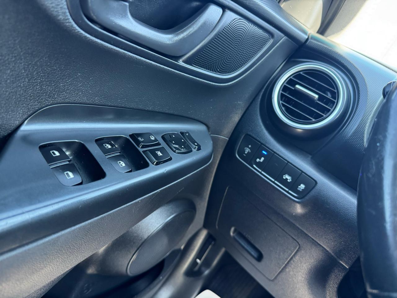 Hyundai Kona SEL w/Contrast Roof 2018