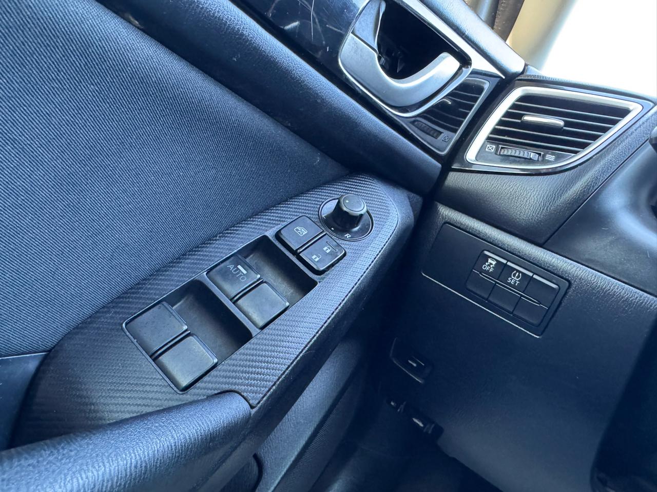 Mazda MAZDA3 i Sport AT 4-Door 2016