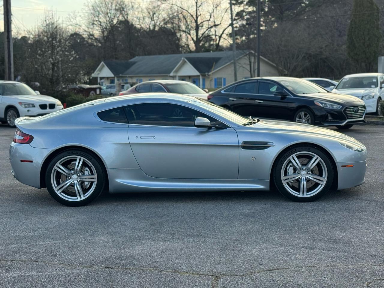 Aston Martin V8 Vantage Coupe 2009