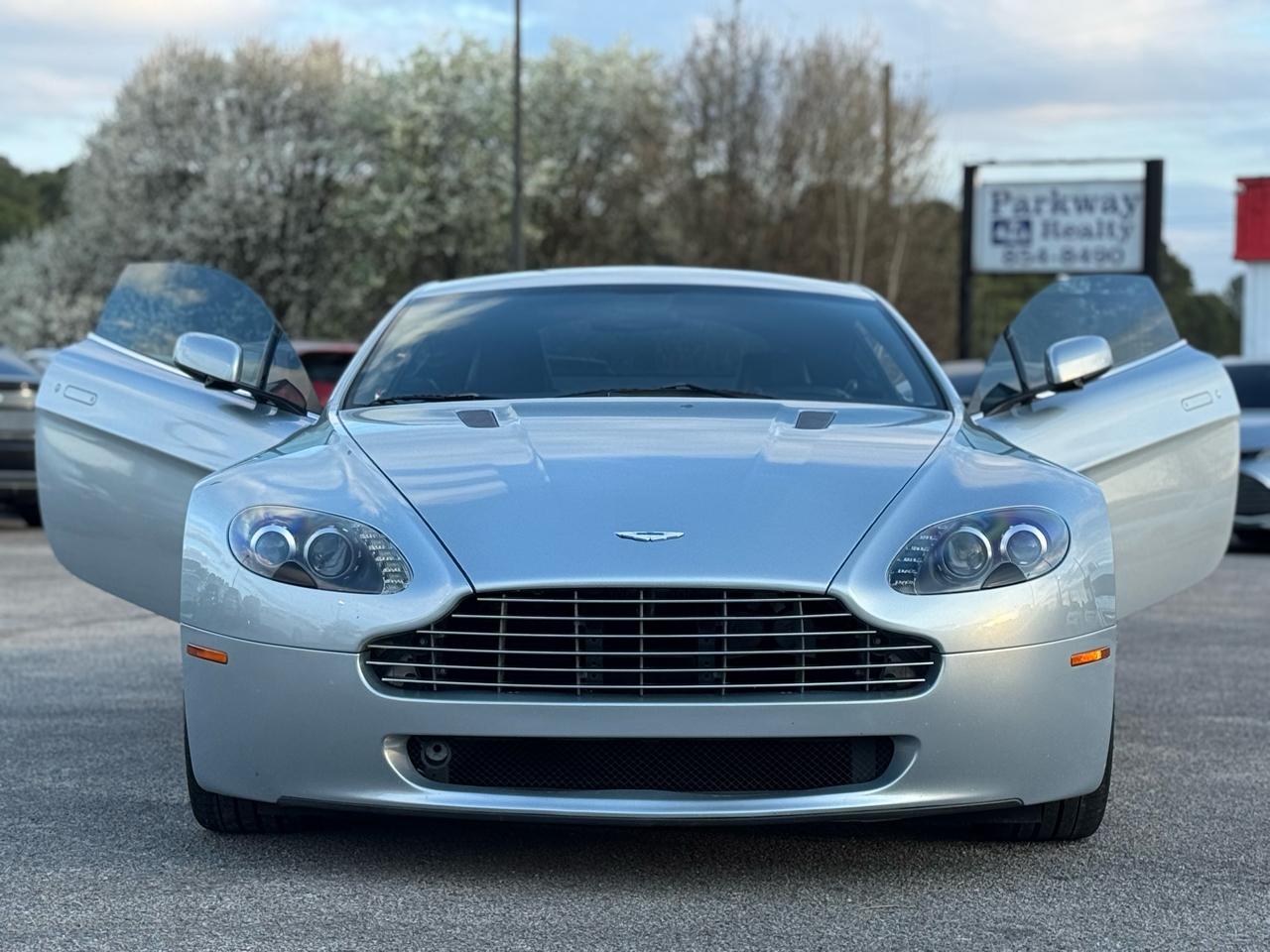 Aston Martin V8 Vantage Coupe 2009
