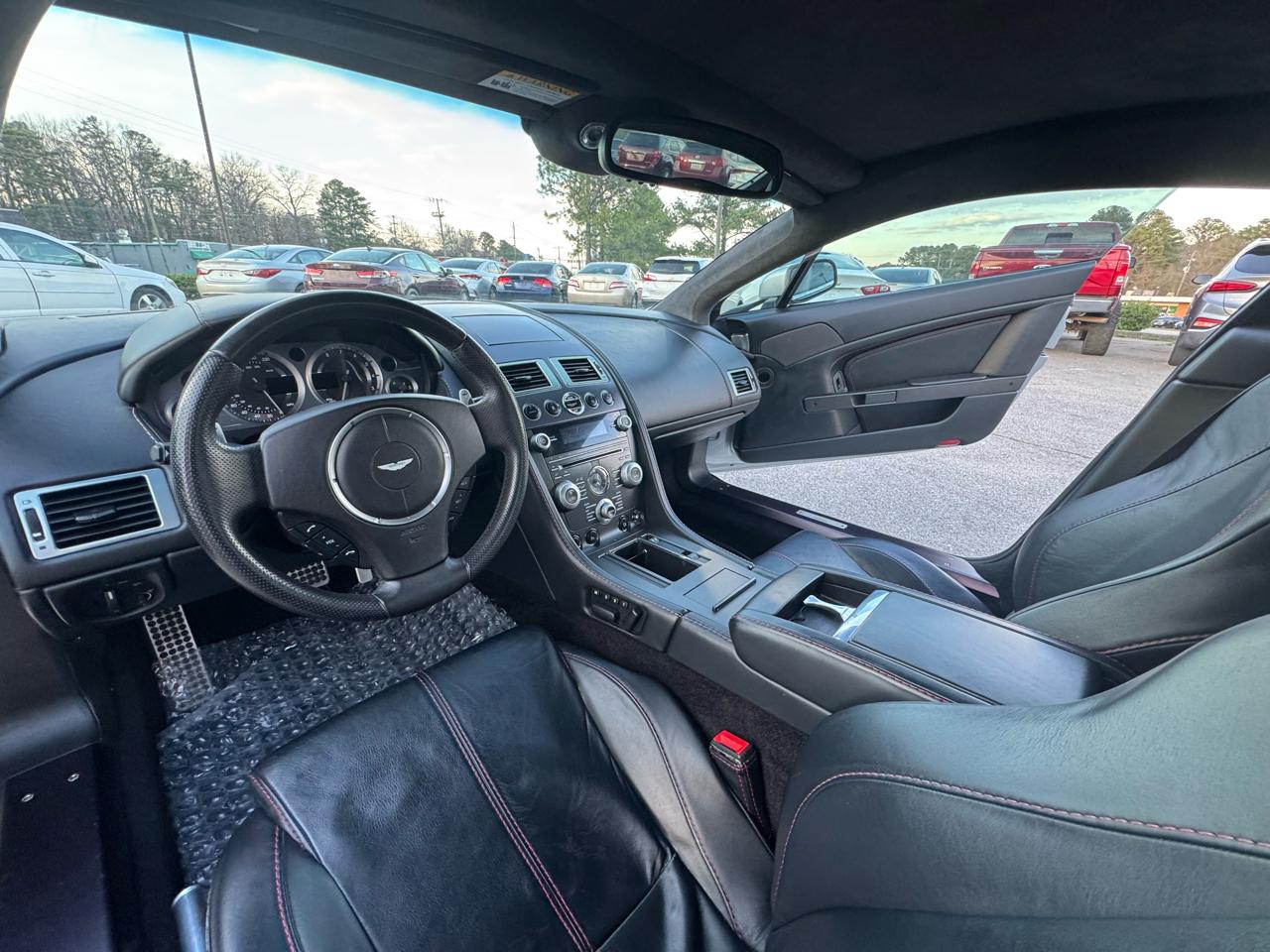 Aston Martin V8 Vantage Coupe 2009