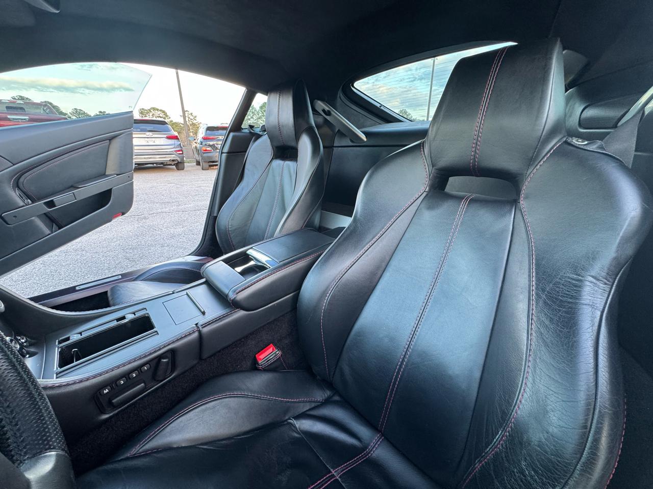 Aston Martin V8 Vantage Coupe 2009