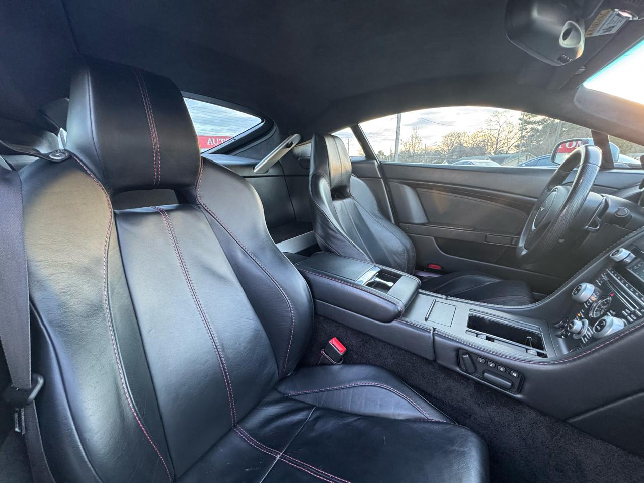 Aston Martin V8 Vantage Coupe 2009