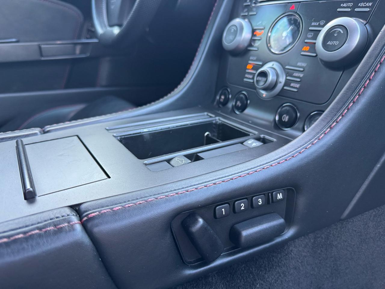 Aston Martin V8 Vantage Coupe 2009