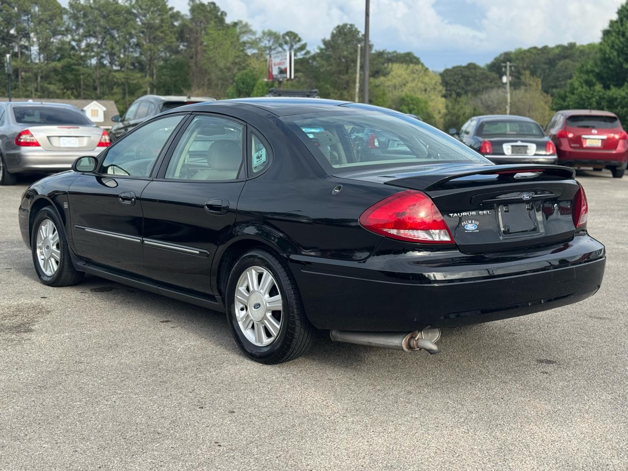 Ford Taurus SEL 2004