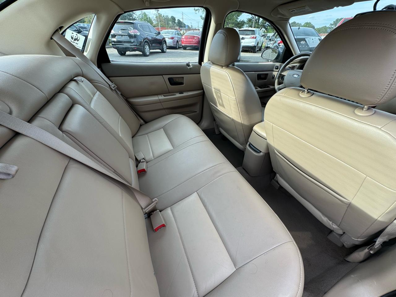 Ford Taurus SEL 2004