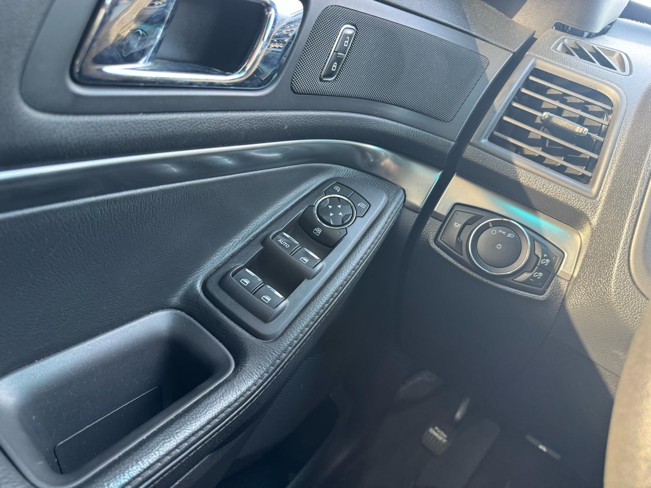 Ford Explorer Police 4WD 2015