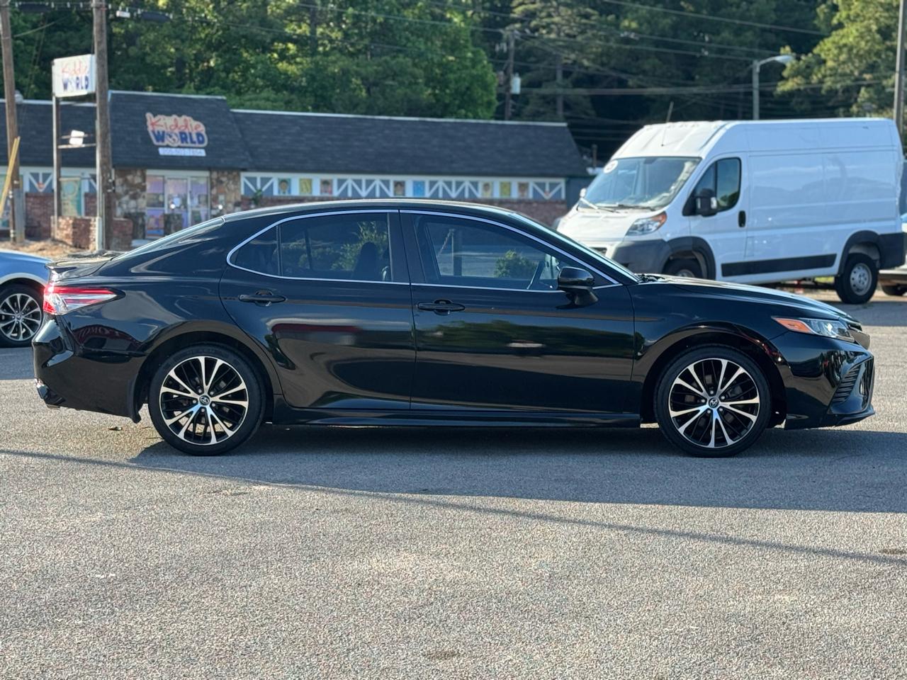 Toyota Camry SE 2018