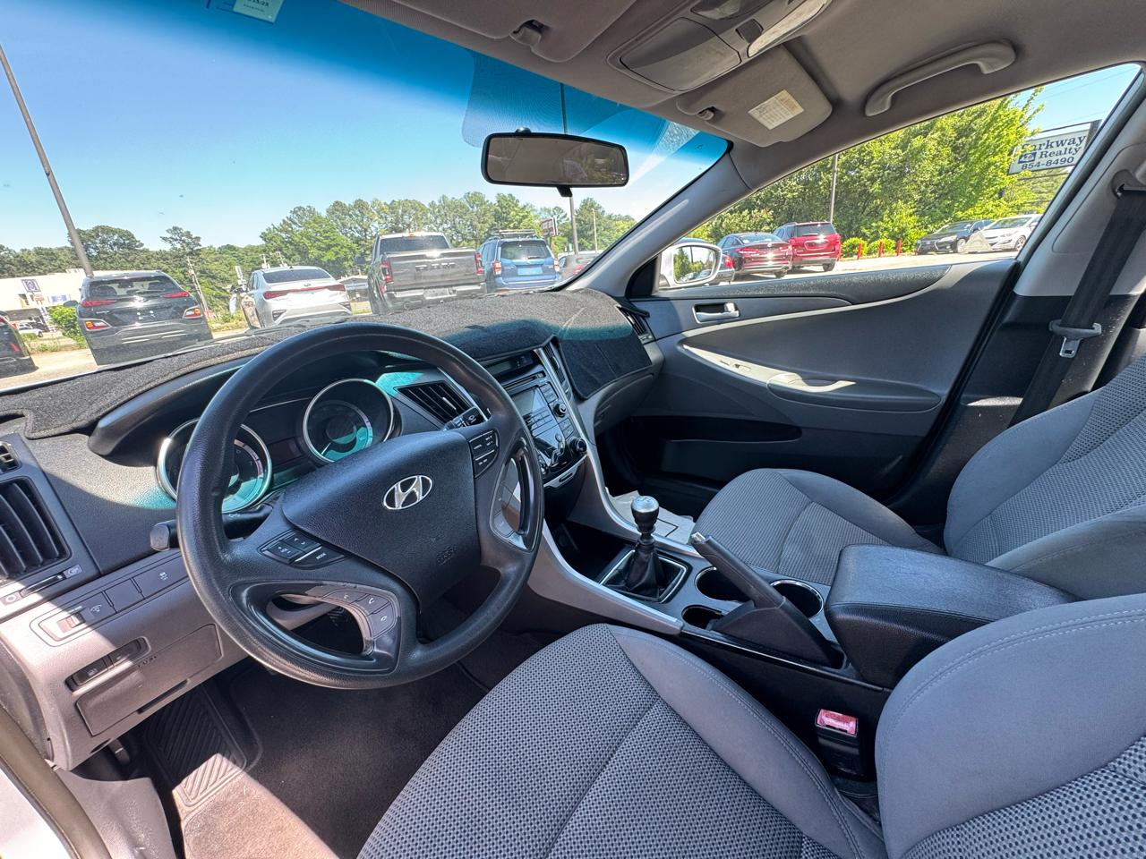 Hyundai Sonata GLS Manual 2011