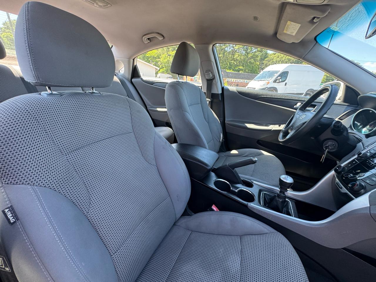 Hyundai Sonata GLS Manual 2011